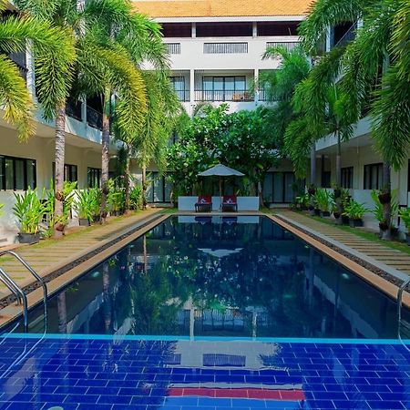 New Riverside Hotel Siem Reap Dış mekan fotoğraf